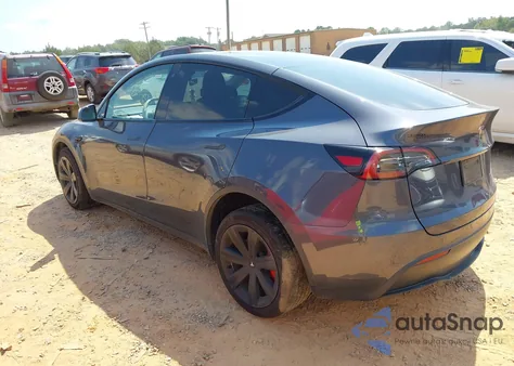 2023 Tesla Model Y Awd/Long Range Dual Motor All-Wheel Drive z USA, uszkodzony, nr VIN 7SAYGDEE9PF613842